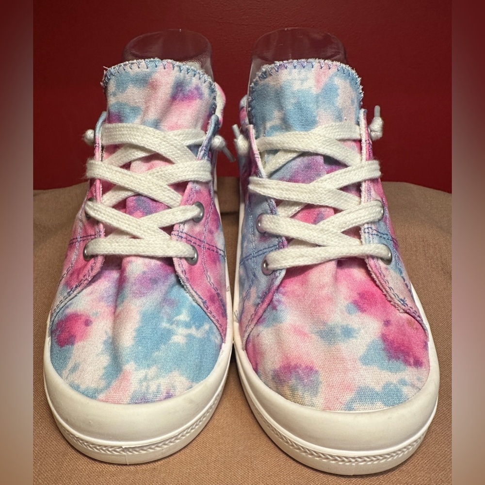 SO Slip On Canvas Sneakers Pink Blue White Tie Dye Women’s Size 9.5